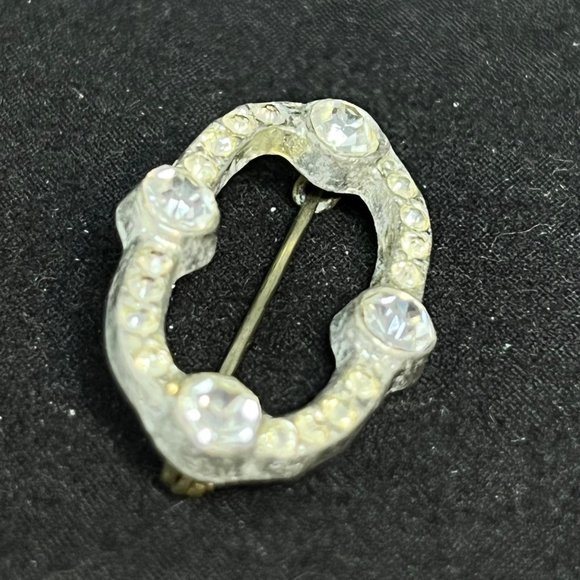 Antique Oval Silver Tone Rhinestone Brooch With Wide C Clasp (3474) - Picture 3 of 6